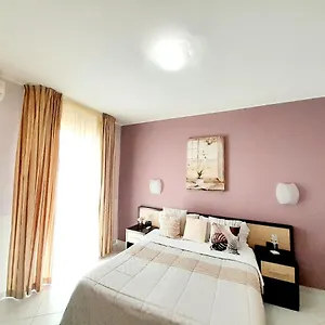  Apartment Castel Sant'angelo Italy
