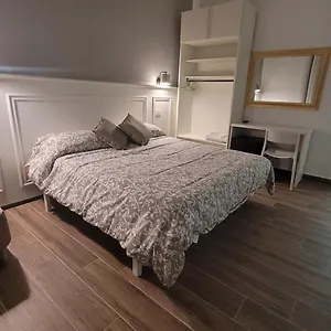 2* Affittacamere Vomero House